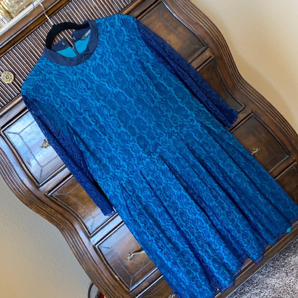 Eshakti Custom fit 1-2xl navy lace over turquoise
